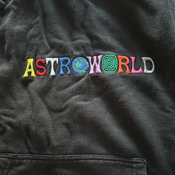 Travis Scott Astroworld Hoodie - Picture 3 of 6